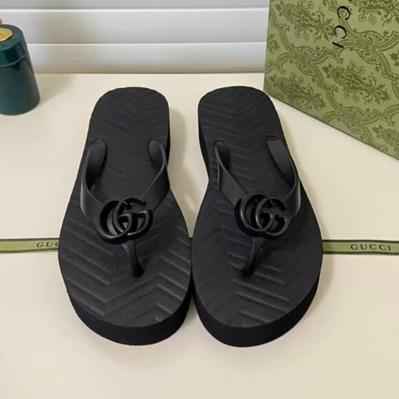 Gucci Sandals with Black Accents - Picture 1 of 5